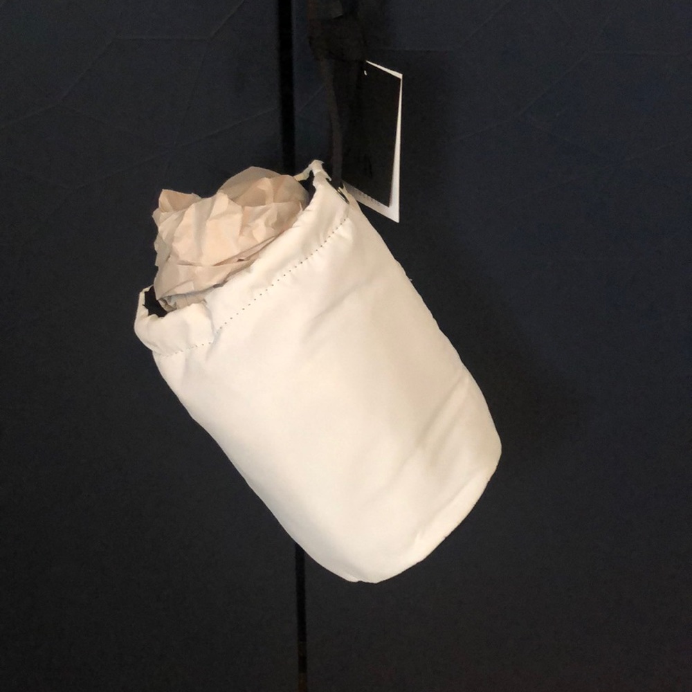 ZARA quilted toiletry bag - Picture 4 of 9